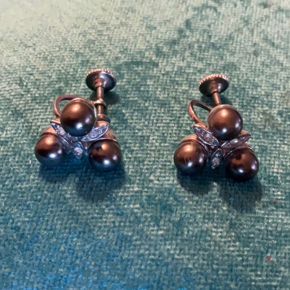Vintage AVON 3 pearl earrings